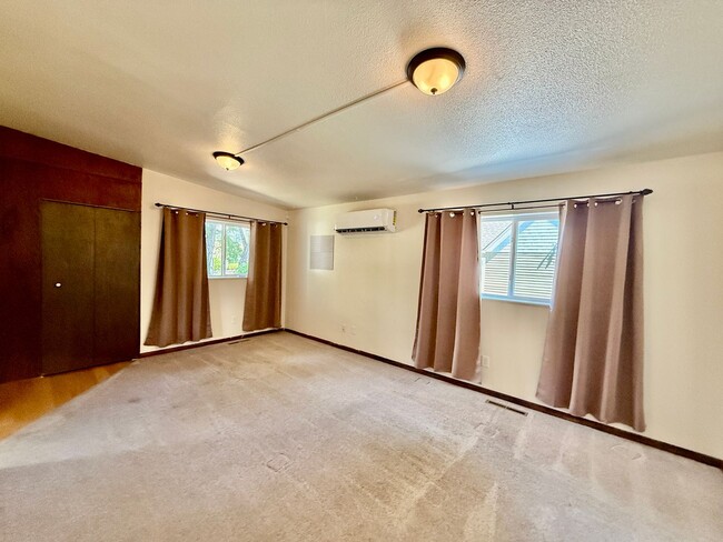 Building Photo - Charming 2-Bed Home in Middle Shooks Run — Utilities Included