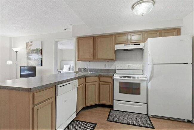 Building Photo - 31 Devereux Ave