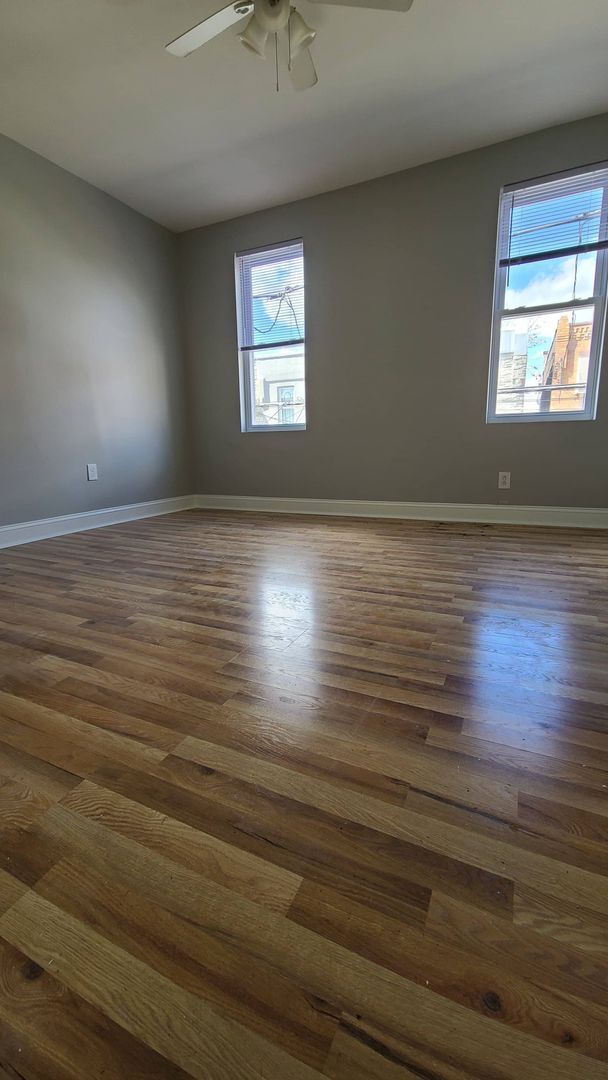 Building Photo - 3 Bed, 1.5 Bath House for Rent in Port Ric...