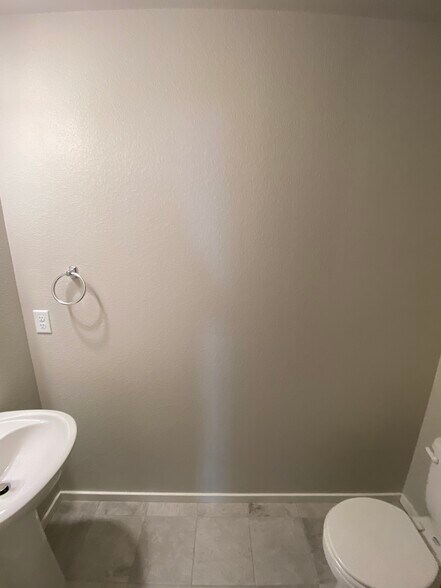 Downstairs 1/2 bath - 2614 Avenger Pl #5