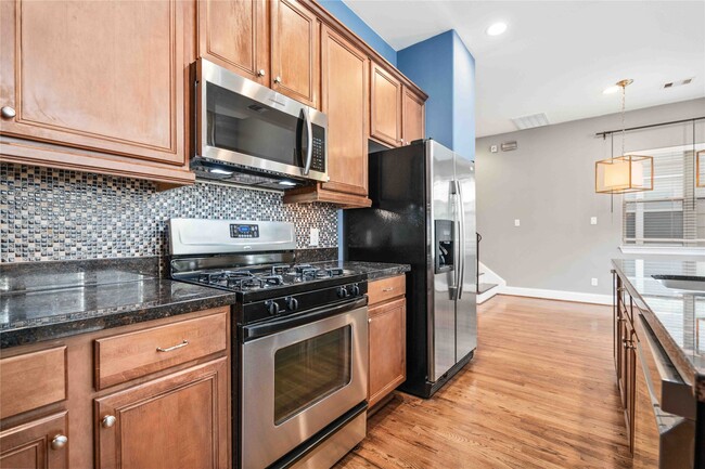 Building Photo - 2904 Leeland St