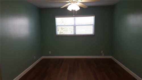 Building Photo - 604 NE 2nd St