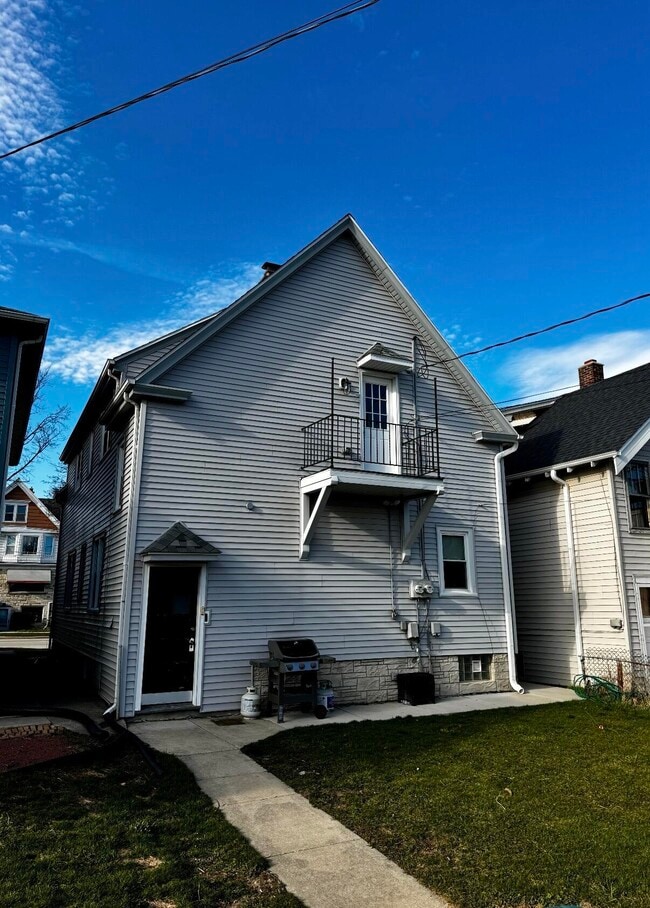 Building Photo - 3667 E Layton Ave