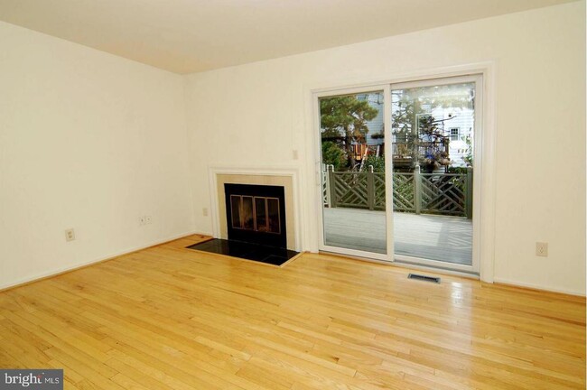 Building Photo - 6581 Cypress Point Rd