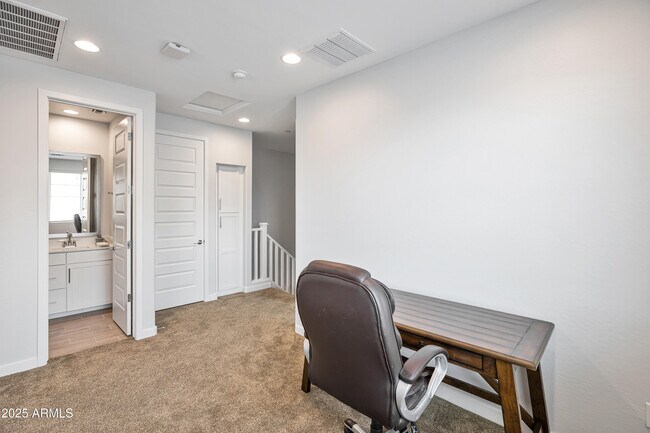 Building Photo - 4100 S Pinelake Way