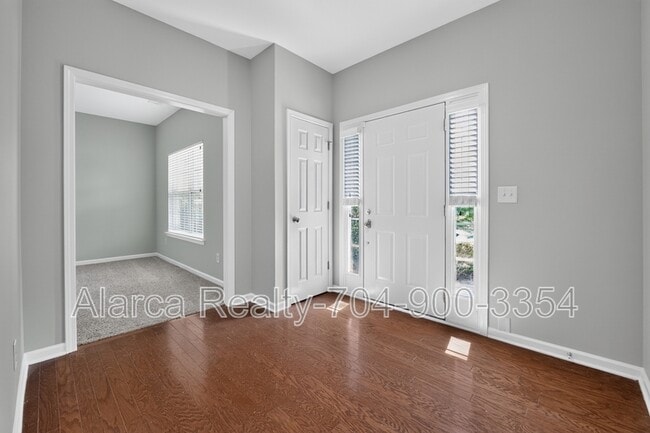 Building Photo - 2041 White Cedar Ln