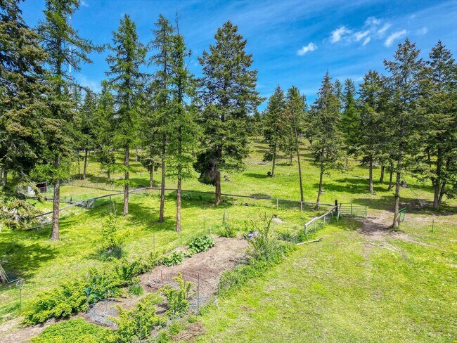 Building Photo - Private Country Living on 20 Acres in Somers