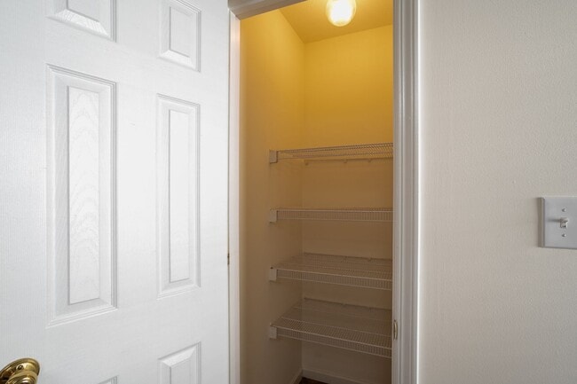 Building Photo - 1704-1706-1706 Juniper Dr