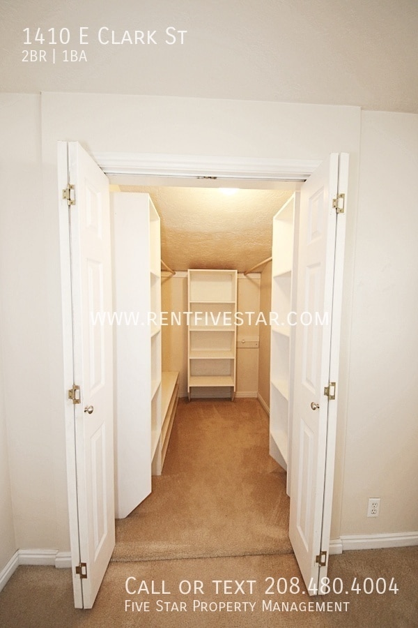 Building Photo - 1410 E Clark St