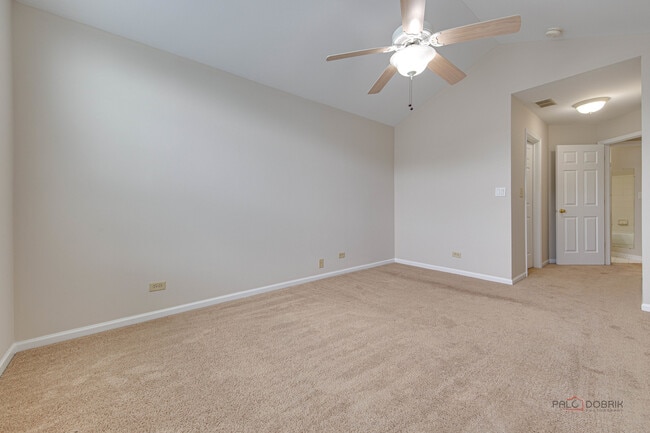 Building Photo - 45 S Oakhurst Dr