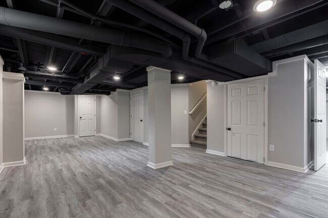 Building Photo - 2664 Kings Hwy