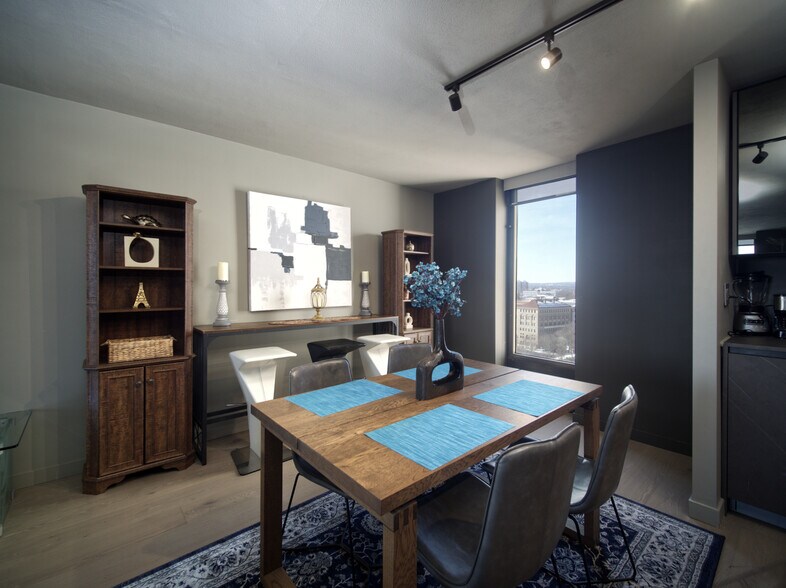 Building Photo - 1 Gold St