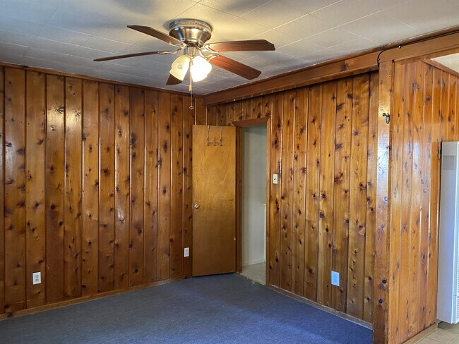 Building Photo - 339 N Abbie St