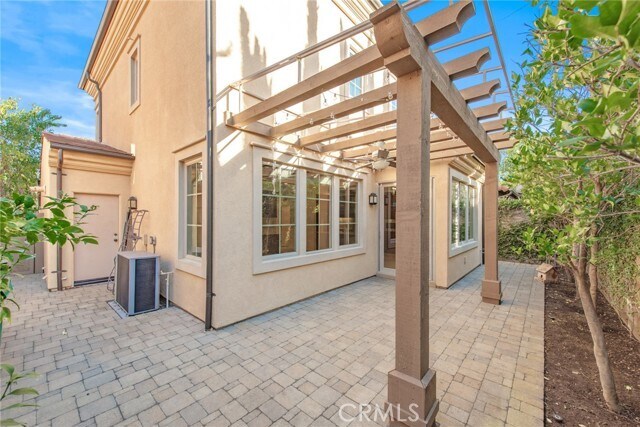 Building Photo - 83 Bianco