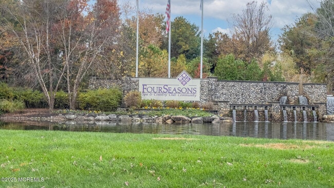 Building Photo - 131 Greenlawns Dr