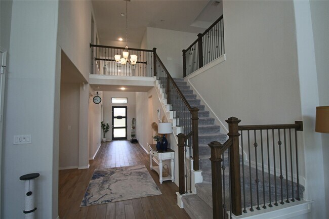 Building Photo - 24727 Tanoureen Dr