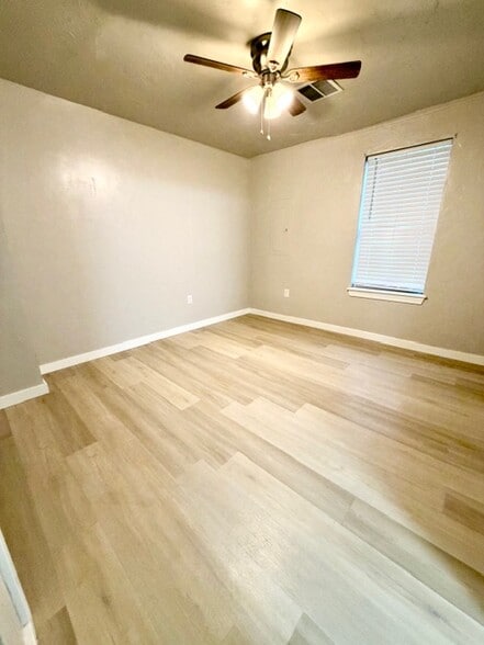 Building Photo - 1912 NW 12th St