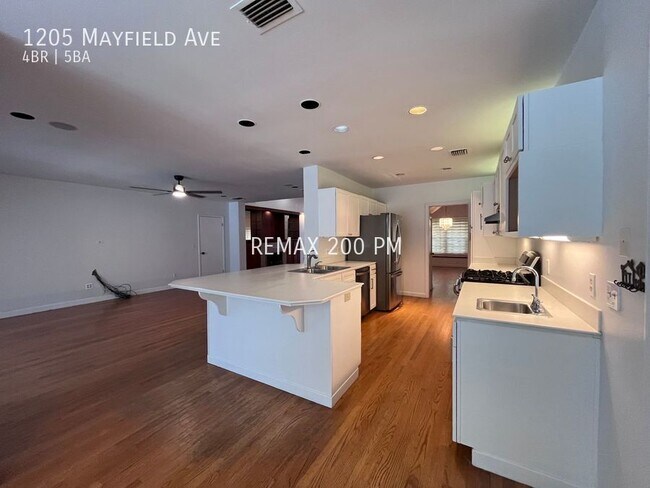 Building Photo - 1205 Mayfield Ave