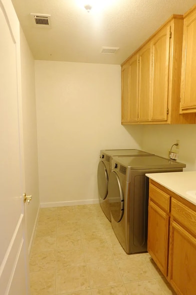 Building Photo - 1132 Acapulco Ct