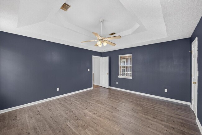 Building Photo - 4810 Golden Leaf Ln