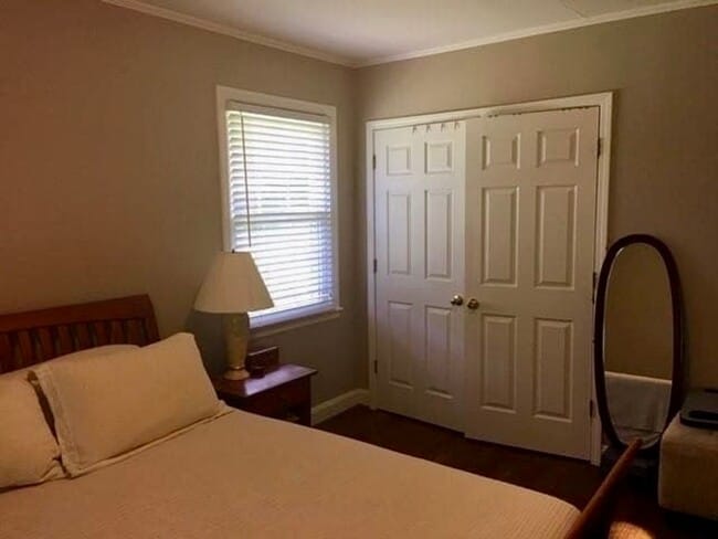 Building Photo - 231 Grove Dr