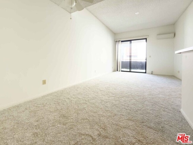 Building Photo - 222 S Central Ave