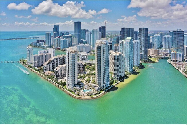 Building Photo - 808 Brickell Key Dr