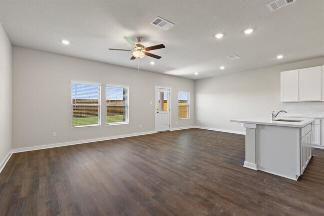 Building Photo - 244 Little Grn Trl