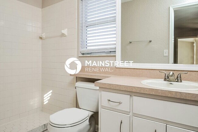 Building Photo - 3 Bedroom Pet-Friendly Home in Winter Haven, FL with Main Street Renewal