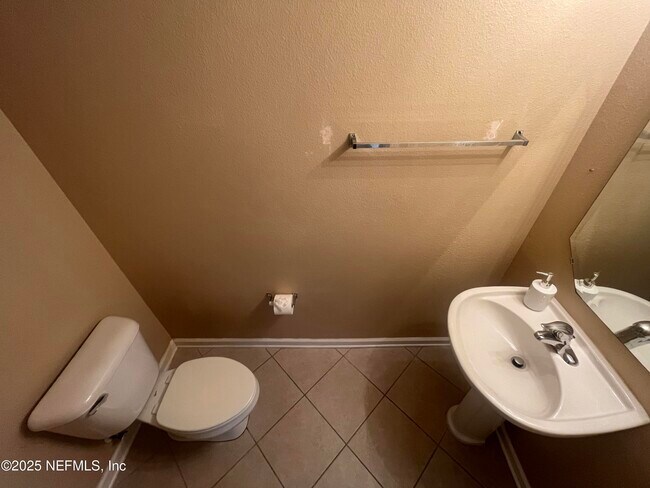 Building Photo - 1500 Calming Water Dr