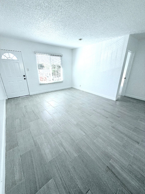 Building Photo - 8729 Lyndora St