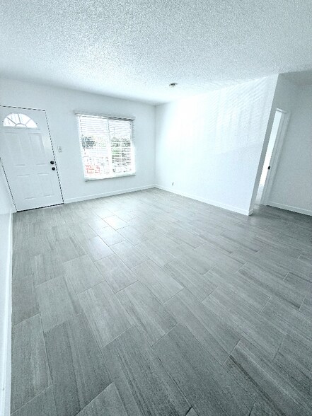 Primary Photo - 8729 Lyndora St