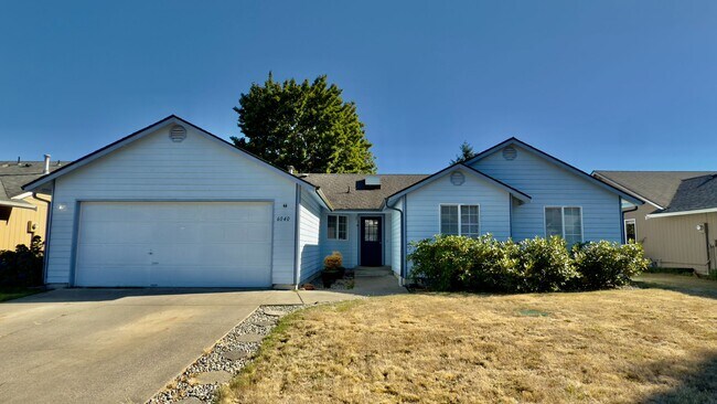 Building Photo - One-Level Home w/ Fenced Yard & Park Access