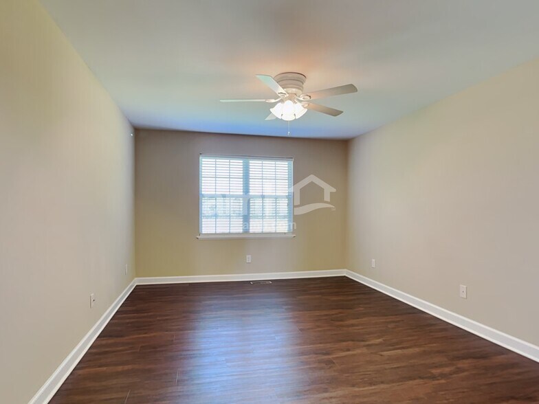 Building Photo - 157 Greenfield Rd