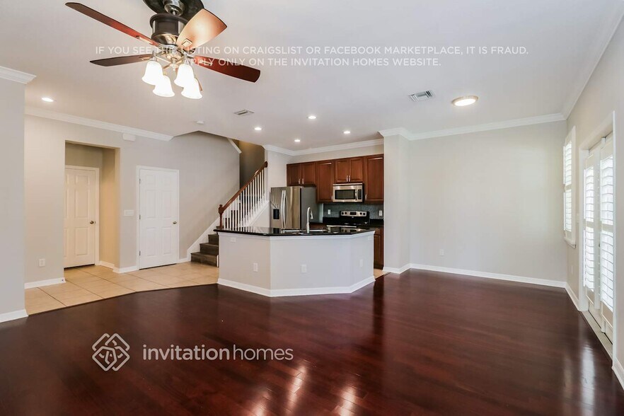 Building Photo - 7571 Tamarind Ave