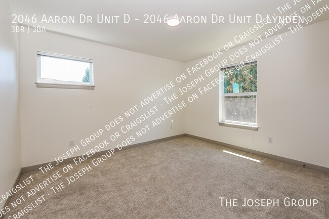 Building Photo - 2046 Aaron Dr