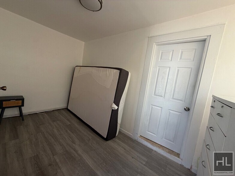 Building Photo - 163rd Rd