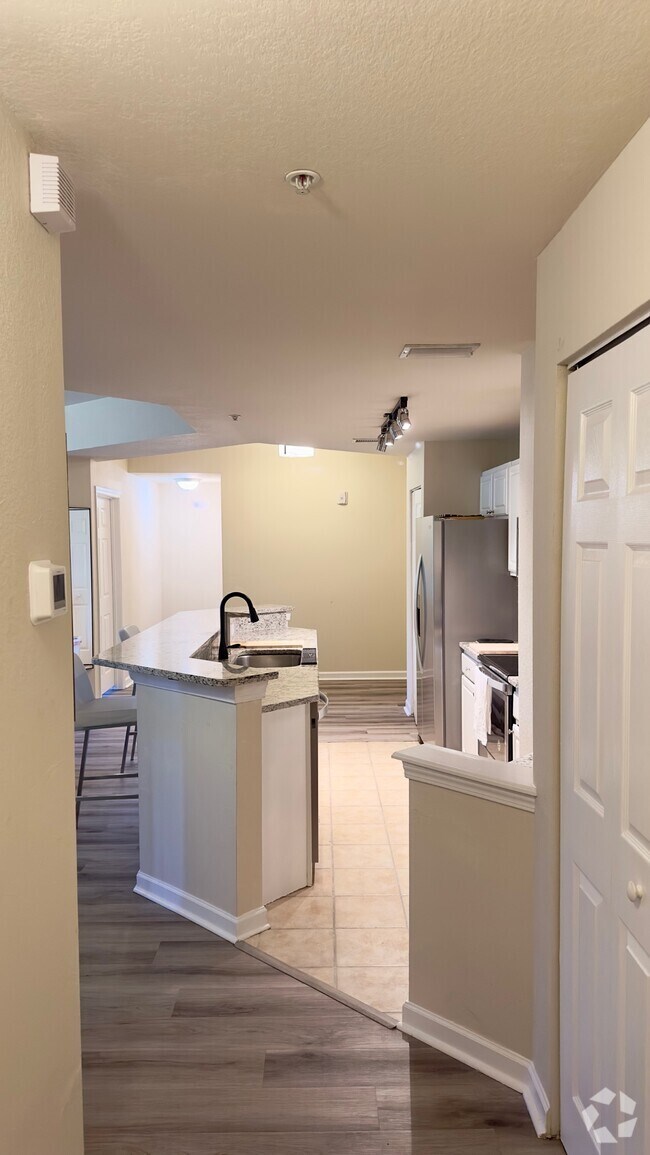 Building Photo - 405 S Villa San Marco Dr
