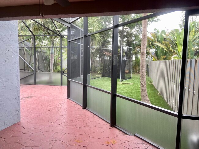 Building Photo - 320 Deer Creek Wildwood Ln E