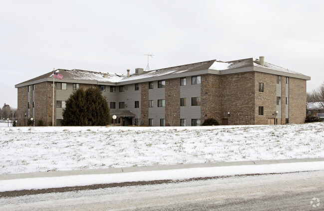 Primary Photo - Lakeside Apartments