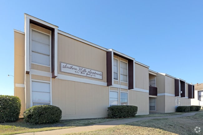 Building - Southern Hills Apartments