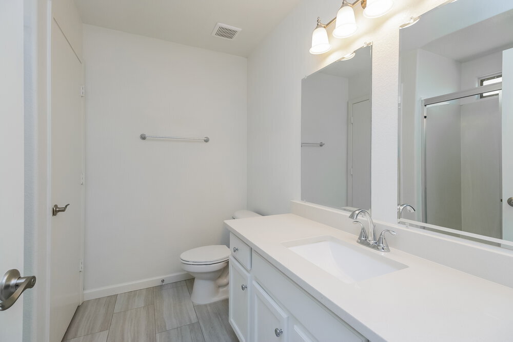 Building Photo - 16583 W Moreland St