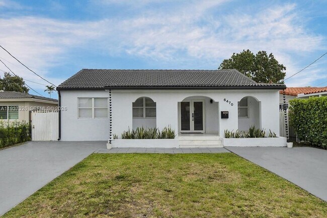 Building Photo - 6470 SW 27th St