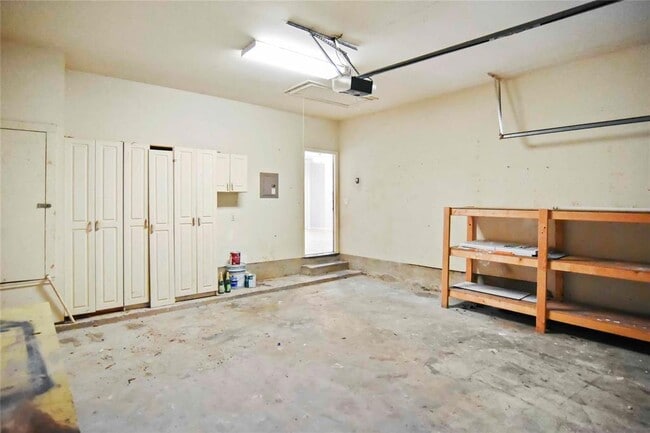Building Photo - 17504 Lake Pines Dr
