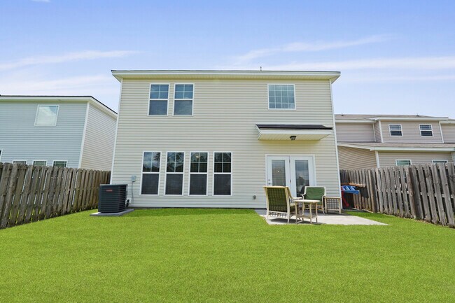 Building Photo - 18 Millwood Lake Dr