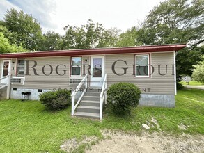 Building Photo - #450 - 988-990 Hughes St Duplex