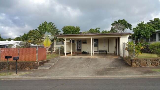 Building Photo - Pearl City 3 bd, 1.5 bath, with 2 car carp...