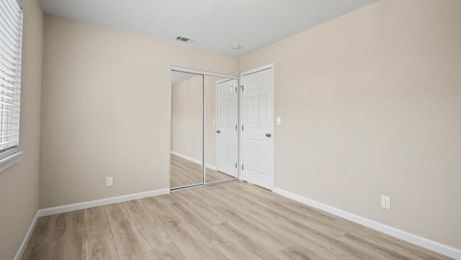 Building Photo - For Rent: Beautifully Updated 3-Bedroom Ho...