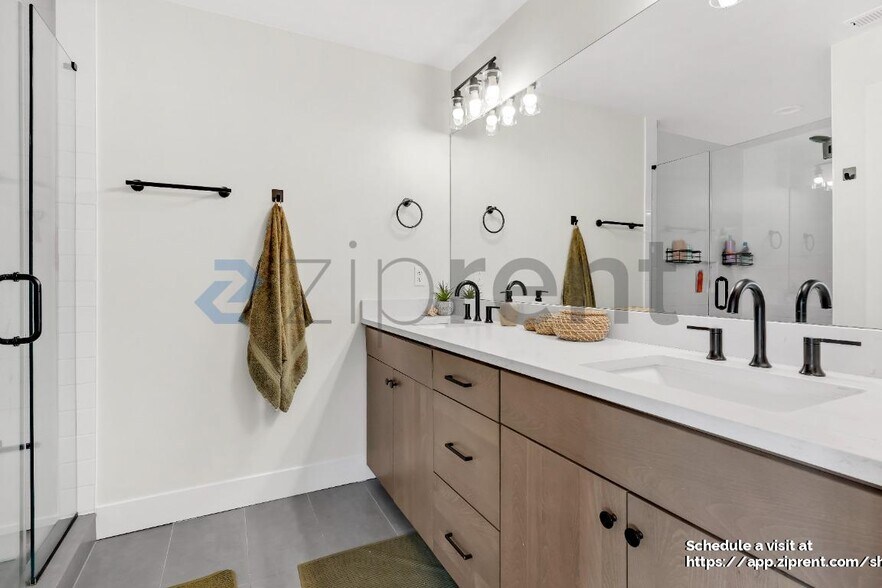 Building Photo - 15387 SE Hawthorne Mdws St