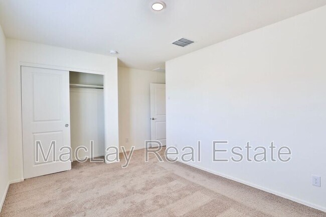 Building Photo - 3830 N Tulsa Ln